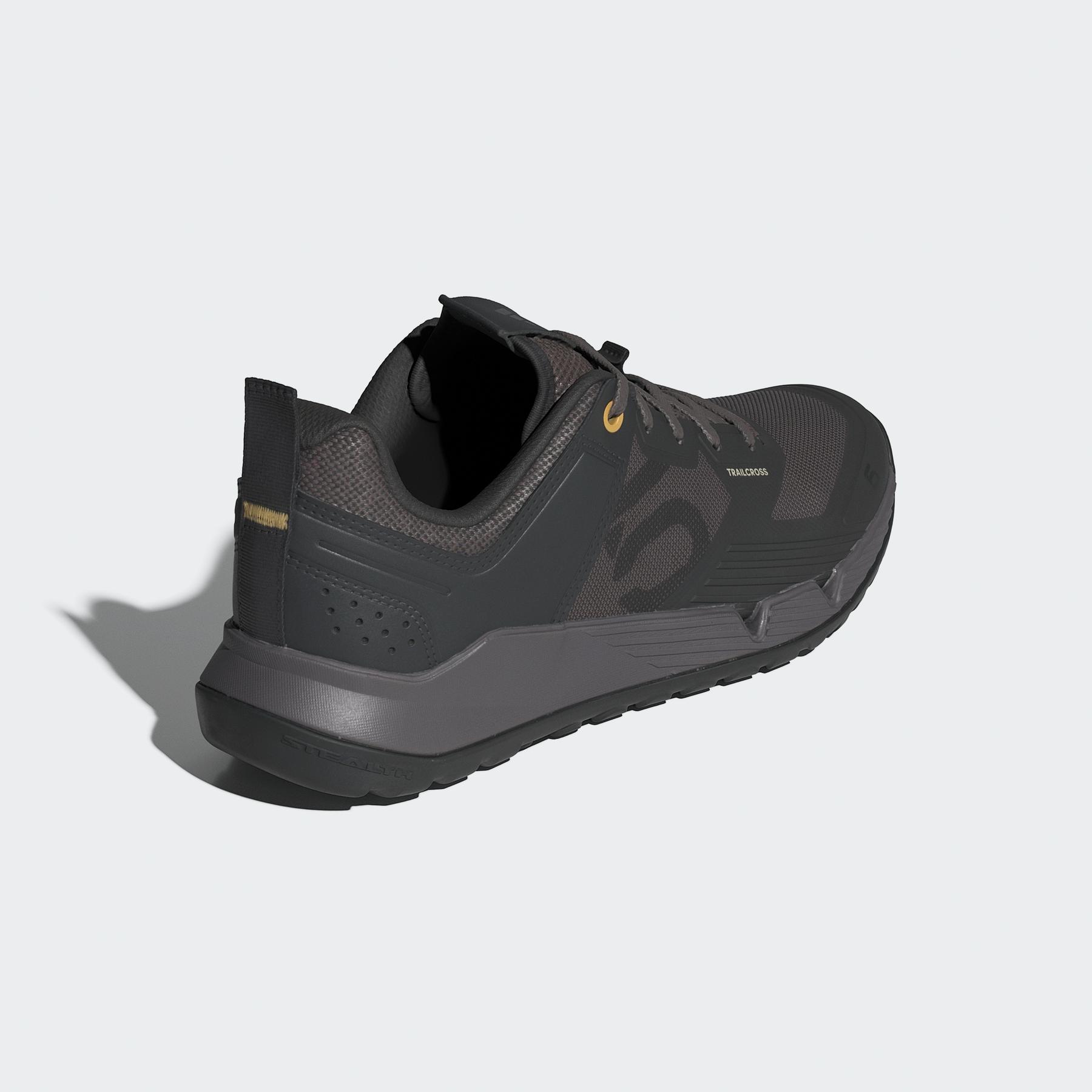 product/a/d/adidas_id5017_charcoal-carbon-oat_5.jpg