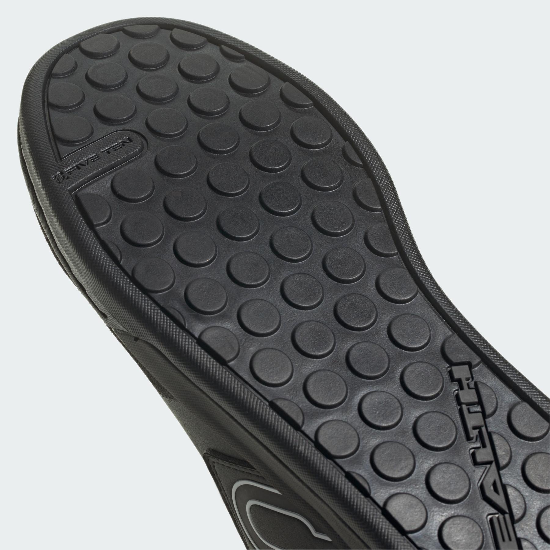 product/a/d/adidas_if7425_core-black-cloud-white-cloud-white_11.jpg