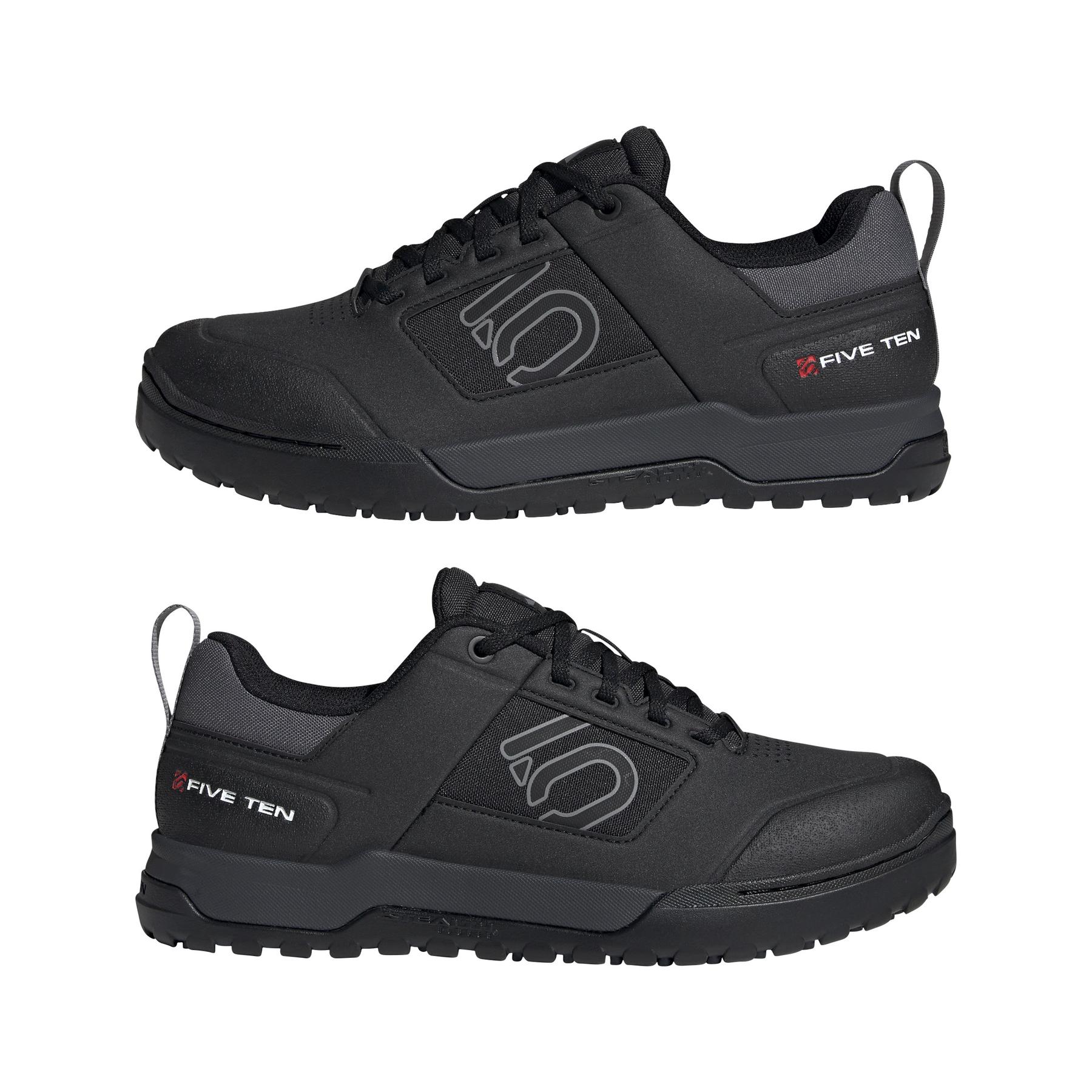 product/a/d/adidas_if7452_12_footwear_photography_mirrored_pair_view_white-nw091625.jpg