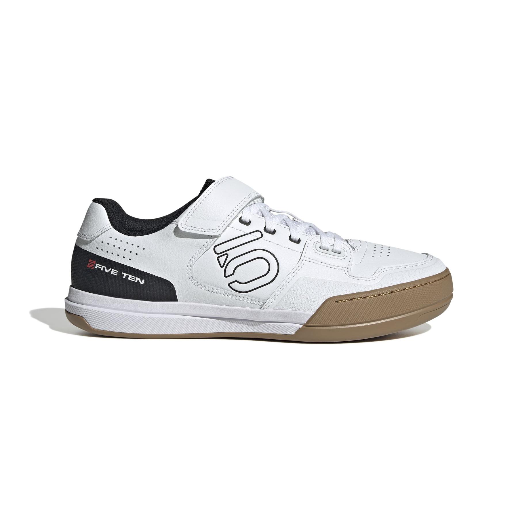 product/a/d/adidas_ih1310_1_footwear_photography_side_lateral_center_view_white-nw091625.jpg