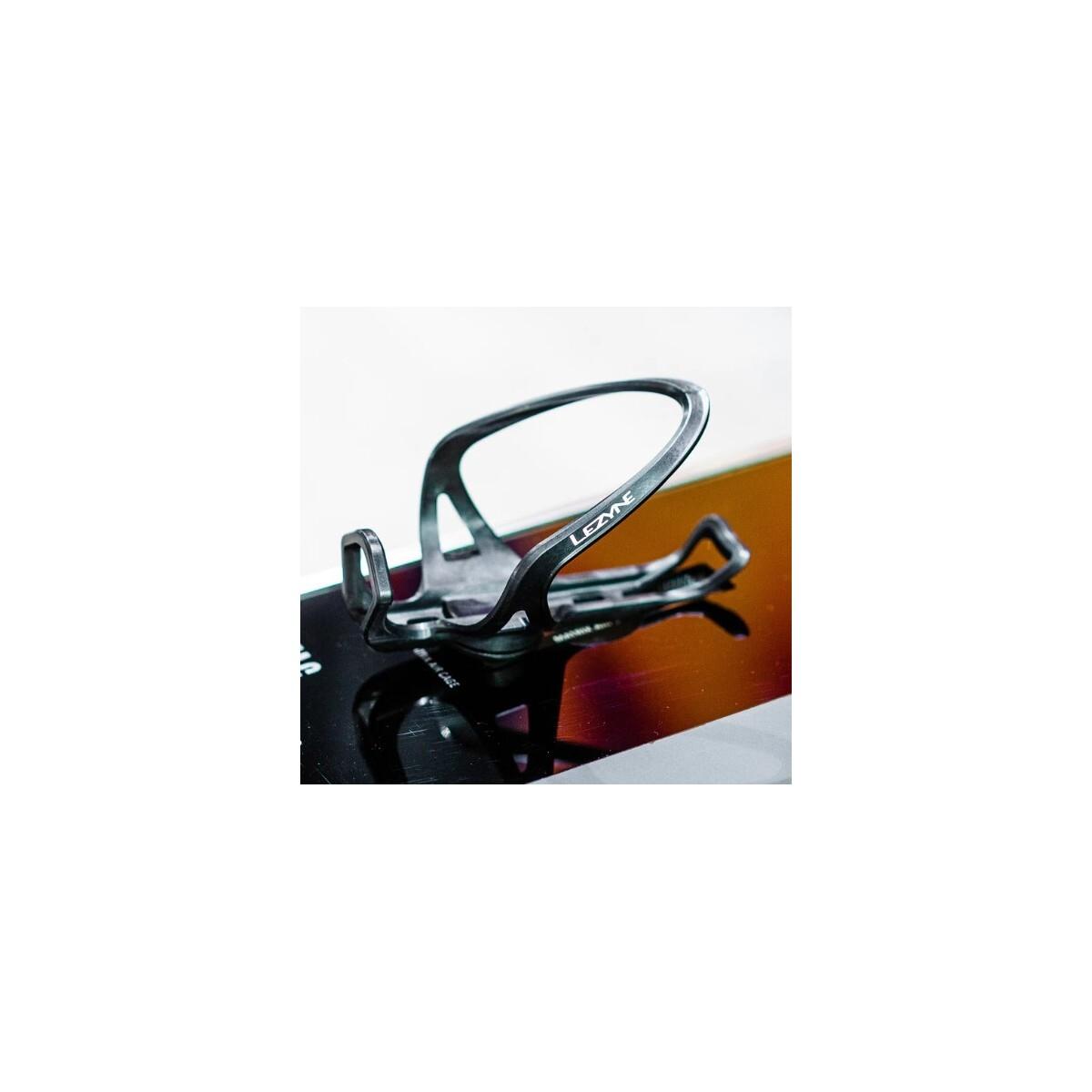 product/l/e/lezyne_1-at-mtair-v104_black-noir_3.jpg