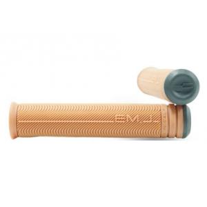 pose1021-handles-sensus-emil-j-gum-one-size