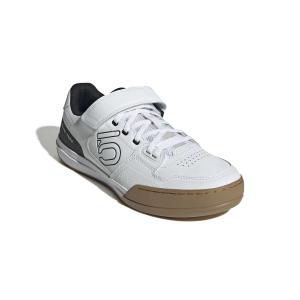 product/a/d/adidas_ih1310_6_footwear_photography_front_lateral_top_view_white-nw091625.jpg