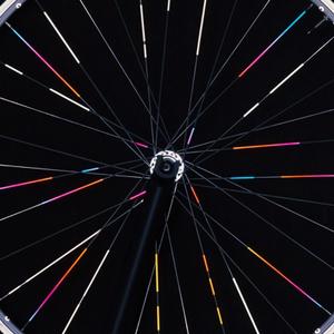 205543-reflective-wheel-sticker-for-spokes-reflective-berlin-rainbow-one-size