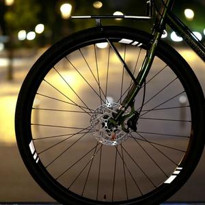 207338-bike-wheel-sticker-reflective-berlin-x2-white-40-mm